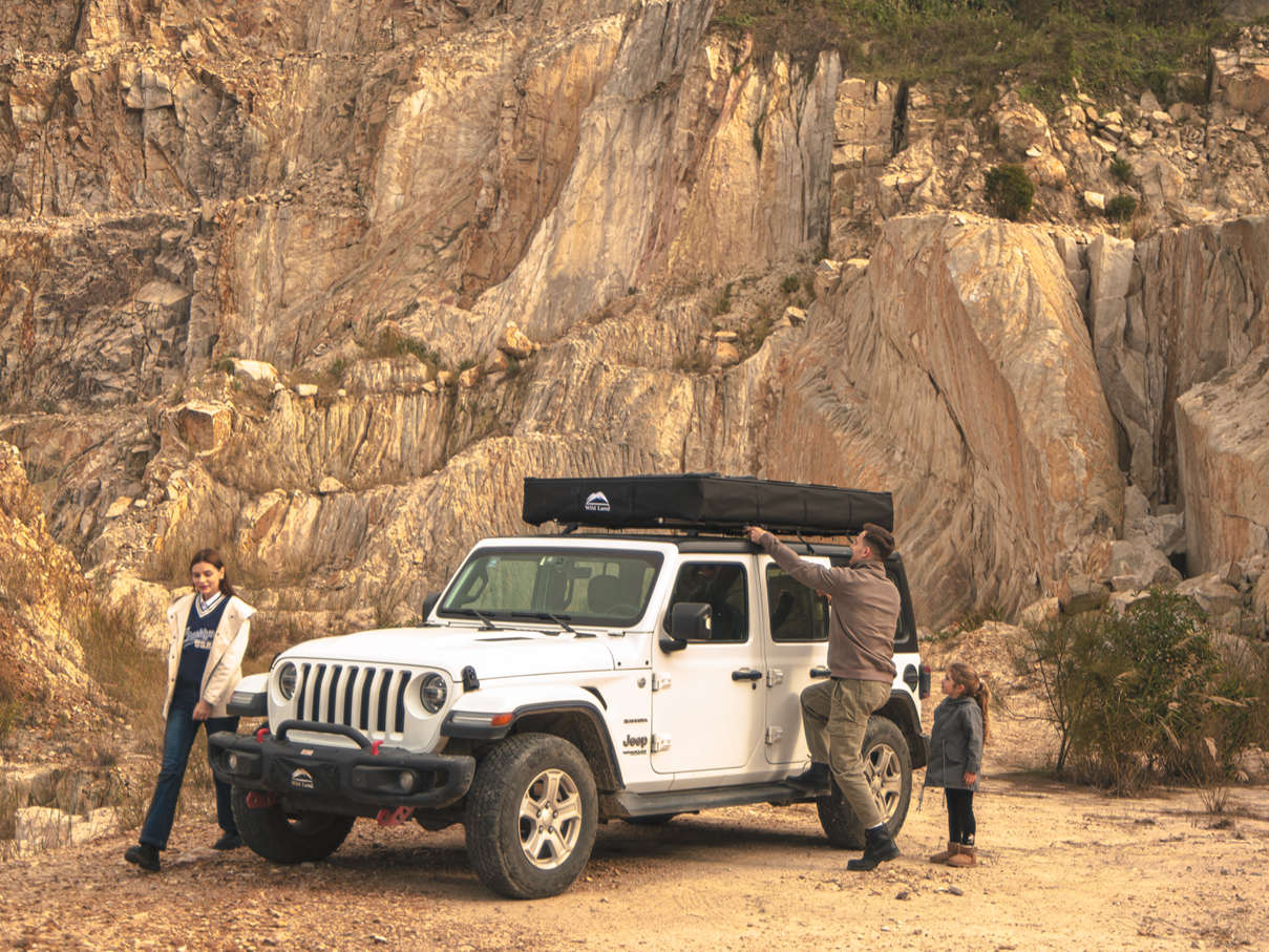 Wild Land Voyager Pro 4-5 People Family Roof Top Tent